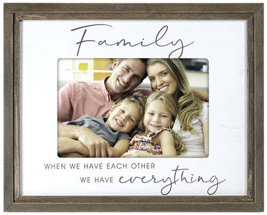 Malden 4x6 Family is Everything Frame